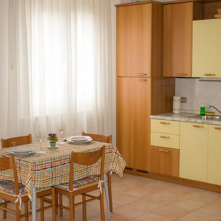 Appartamento Incantevole Con Parcheggio Gratuito Tirano Εξωτερικό φωτογραφία